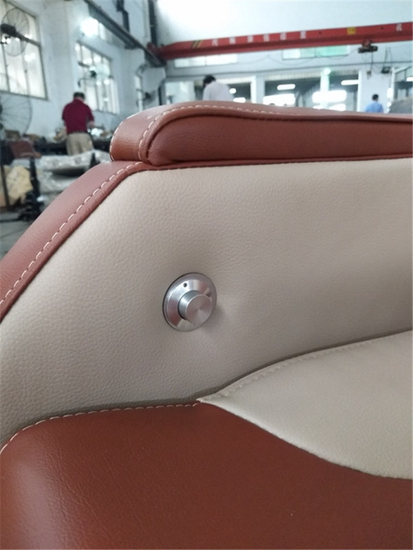 Kursi Bus Wisata Klasik Sabuk Kursi Tiga Titik Mudah Dipasang Desain Ergonomis