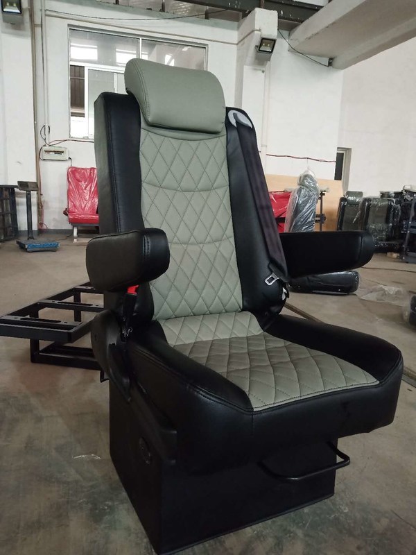 Harga Pabrik Custom Luxury Kulit Sprinter Van Seats Untuk Van Automotive Limousine