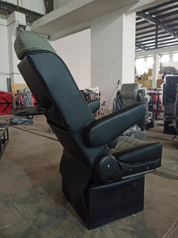 Harga Pabrik Custom Luxury Kulit Sprinter Van Seats Untuk Van Automotive Limousine